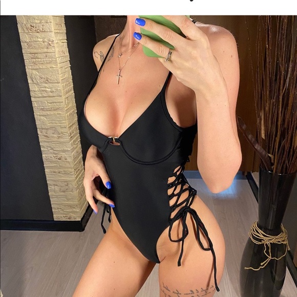 Too small - Picture 4 of 8